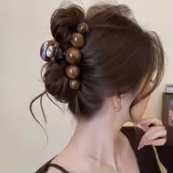 Retro Beaded Hair Claw Clip view 3